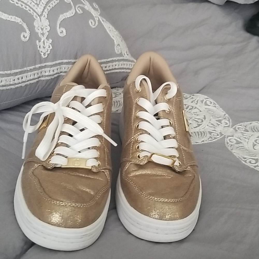 Platform sneakers